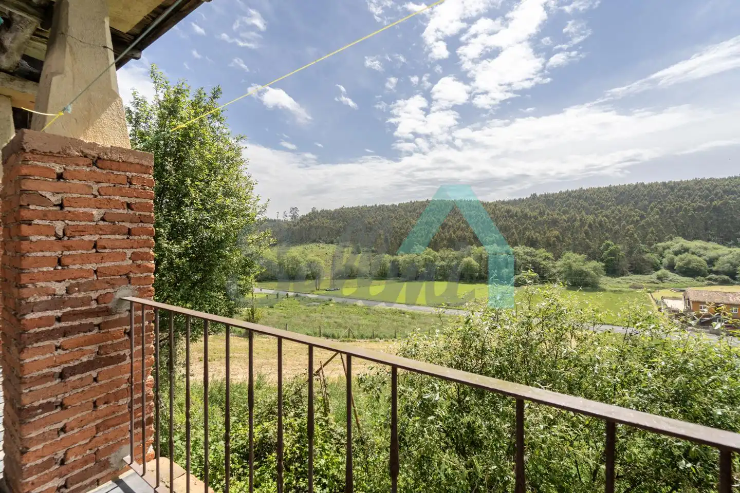 Garten von Einfamilien-Reihenhaus zum Verkauf in Carreño mit Heizung, Privatgarten und Parkett