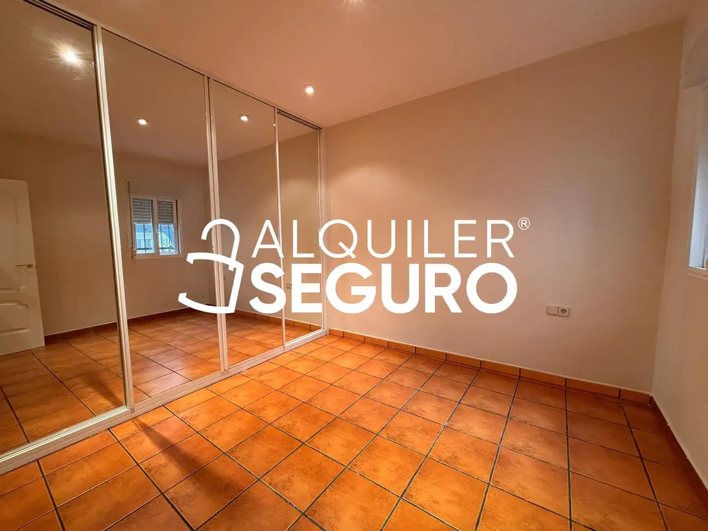 Bedroom of Flat for rent in Madrid  with Air Conditioner and Heating