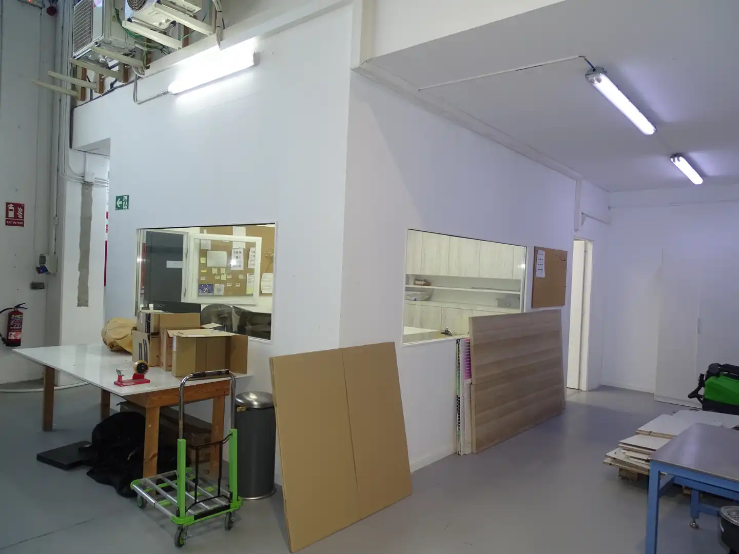Industrial buildings for rent in Finestrelles