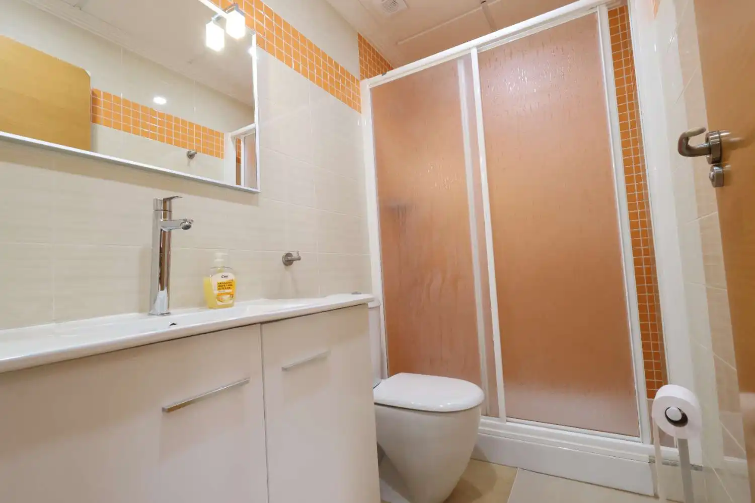 Badezimmer von Wohnungen zum Verkauf in Orihuela mit Klimaanlage, Heizung und Terrasse