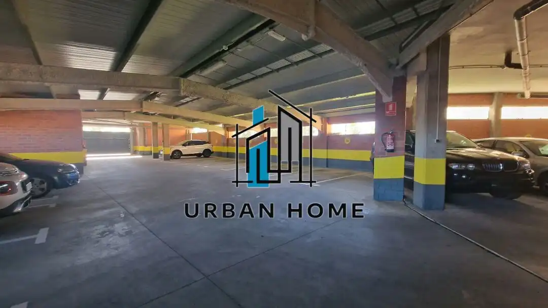 Parking of Flat for sale in Villaquilambre, León