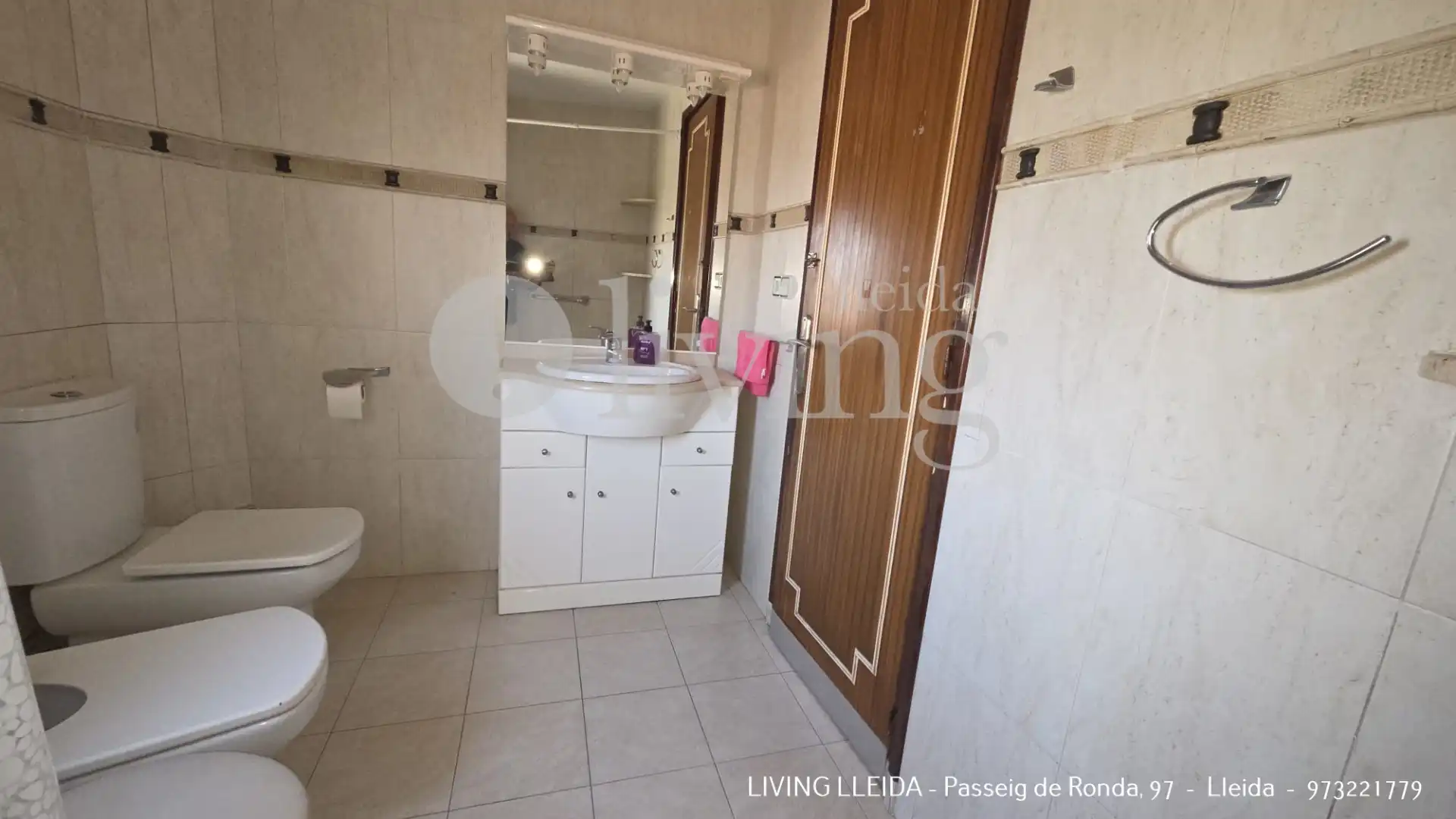 Badezimmer von Wohnung zur Miete in Lleida mit Heizung, Möbliert und Ofen