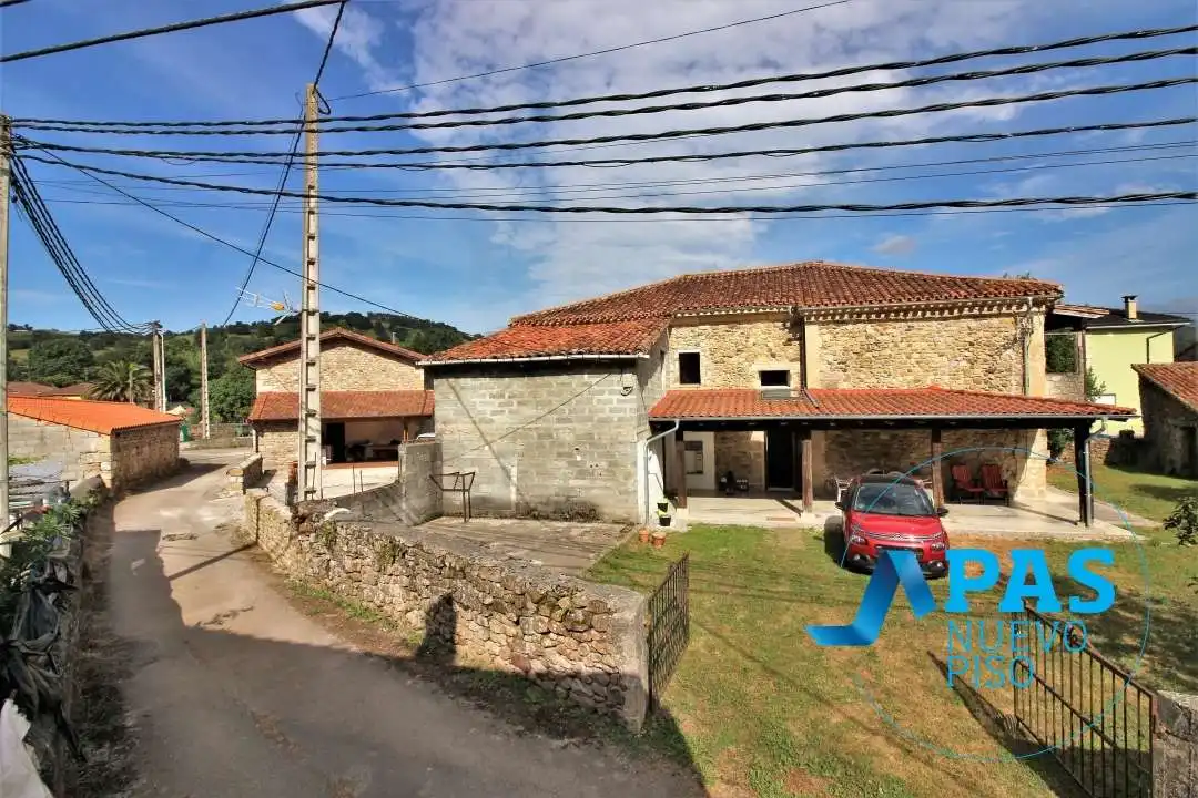 Vista exterior de Casa o chalet en venta en Villafufre con Jardín privado y Balcón
