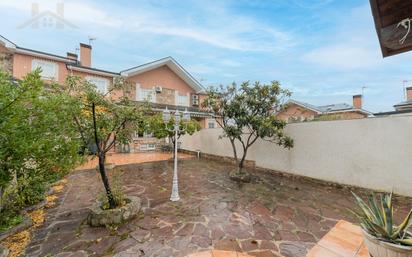 Jardí de Casa o xalet en venda en Arroyomolinos (Madrid) amb Aire condicionat, Calefacció i Jardí privat