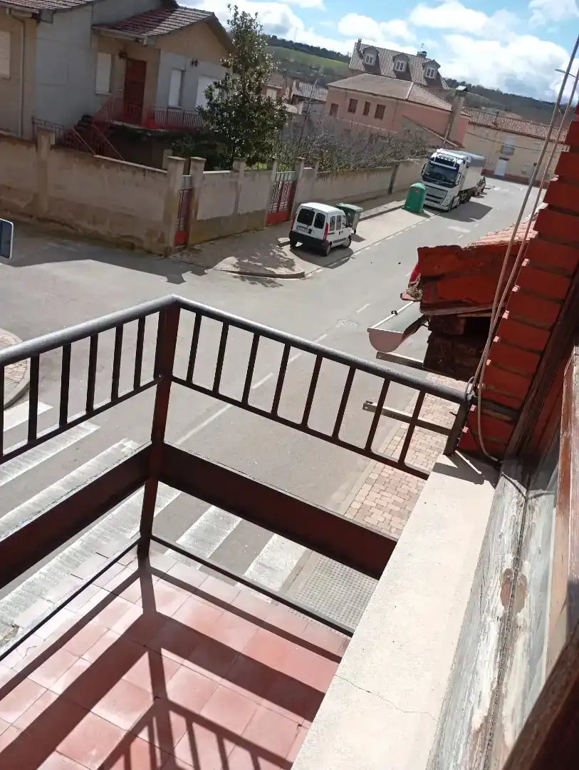 Terrasse von Wohnung zur Miete in Benavides mit Waschmaschine, Mikrowelle und Fernseher