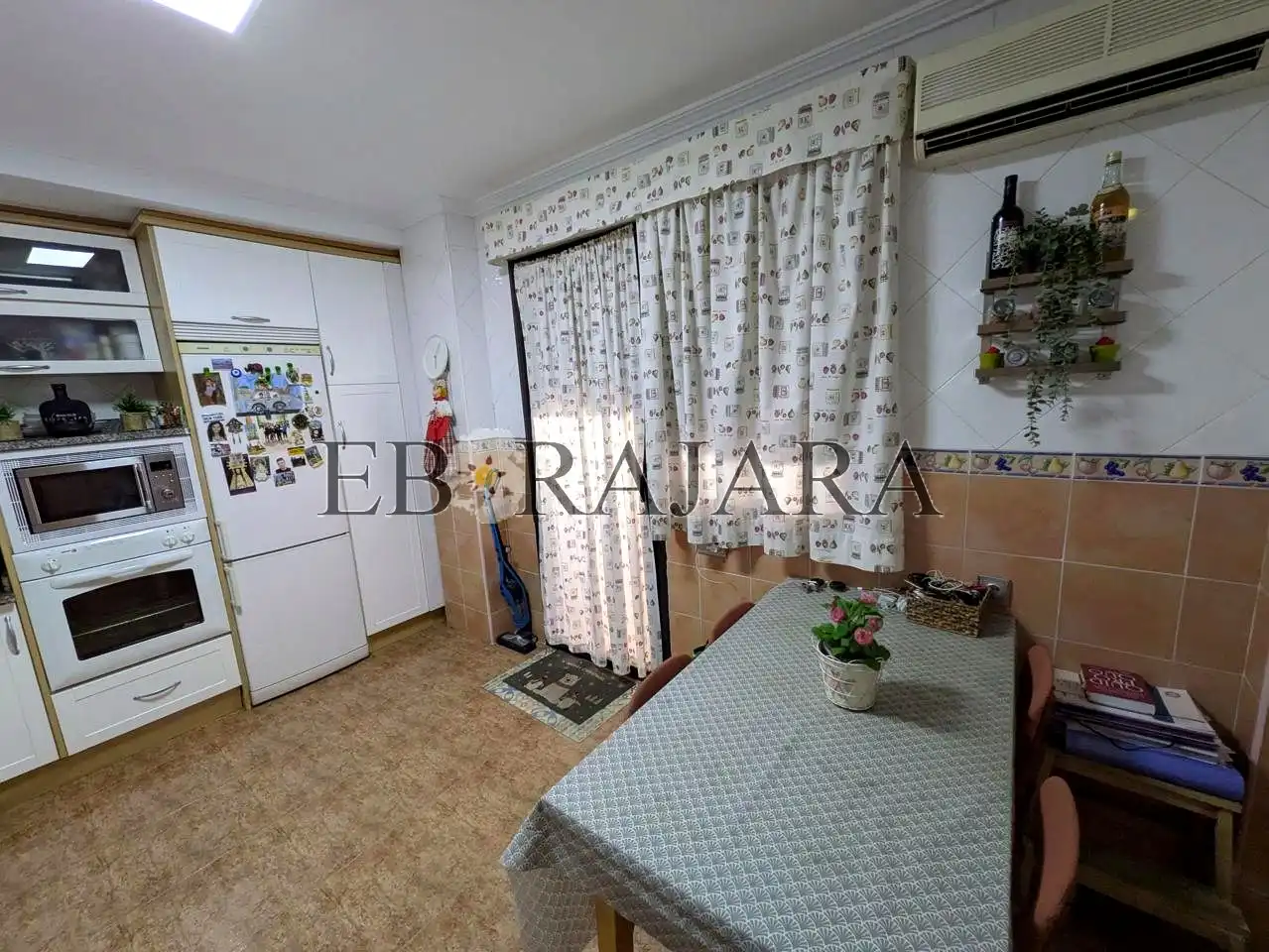 Cuina de Casa o xalet en venda en Talavera de la Reina amb Aire condicionat i Terrassa