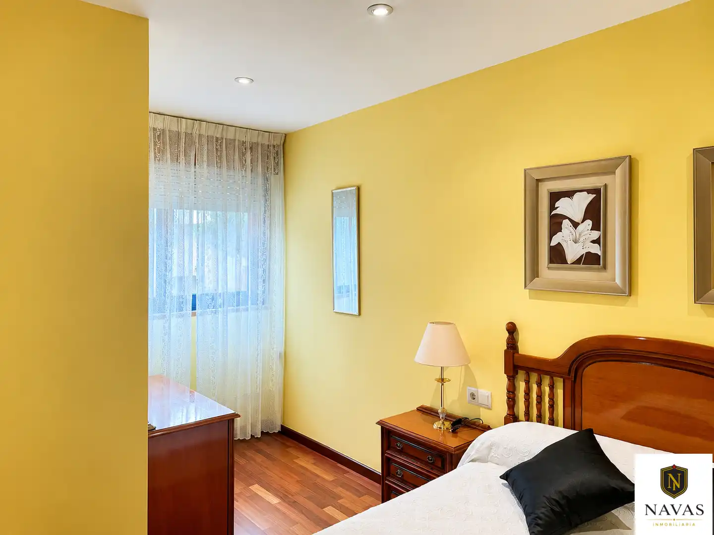 Bedroom of Flat for sale in Vigo   with Heating, Parquet flooring and Furnished