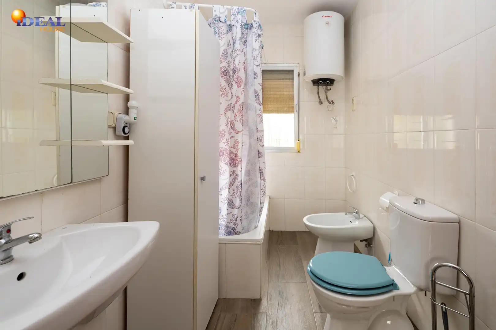 Badezimmer von Country house zum Verkauf in Dílar mit Privatgarten