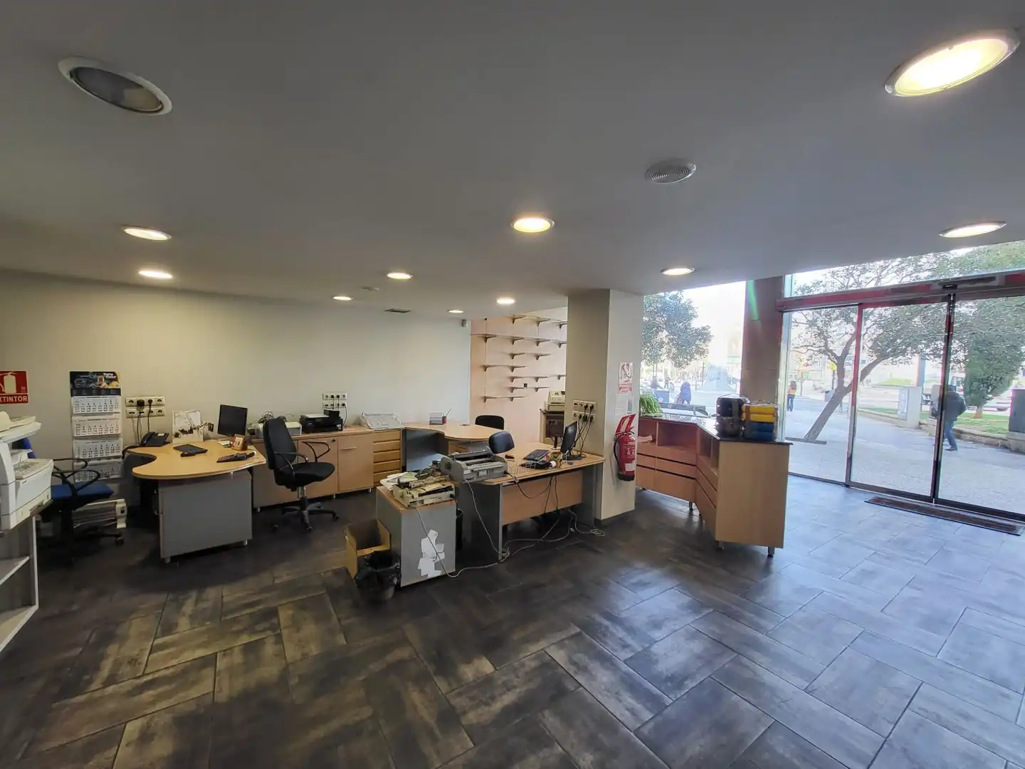 Business premises for sale in Paseo Maria Agustin, imagen 3