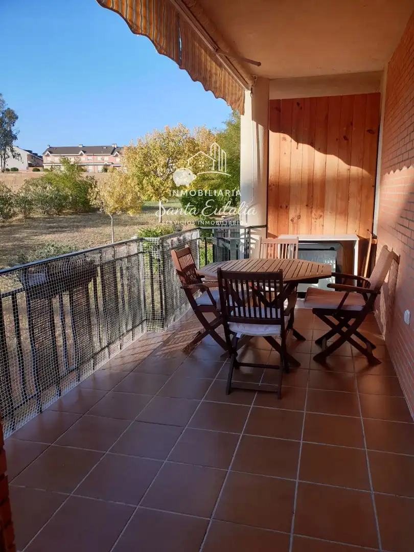 Terraza de Piso de alquiler en Mérida con Calefacción, Terraza y Amueblado