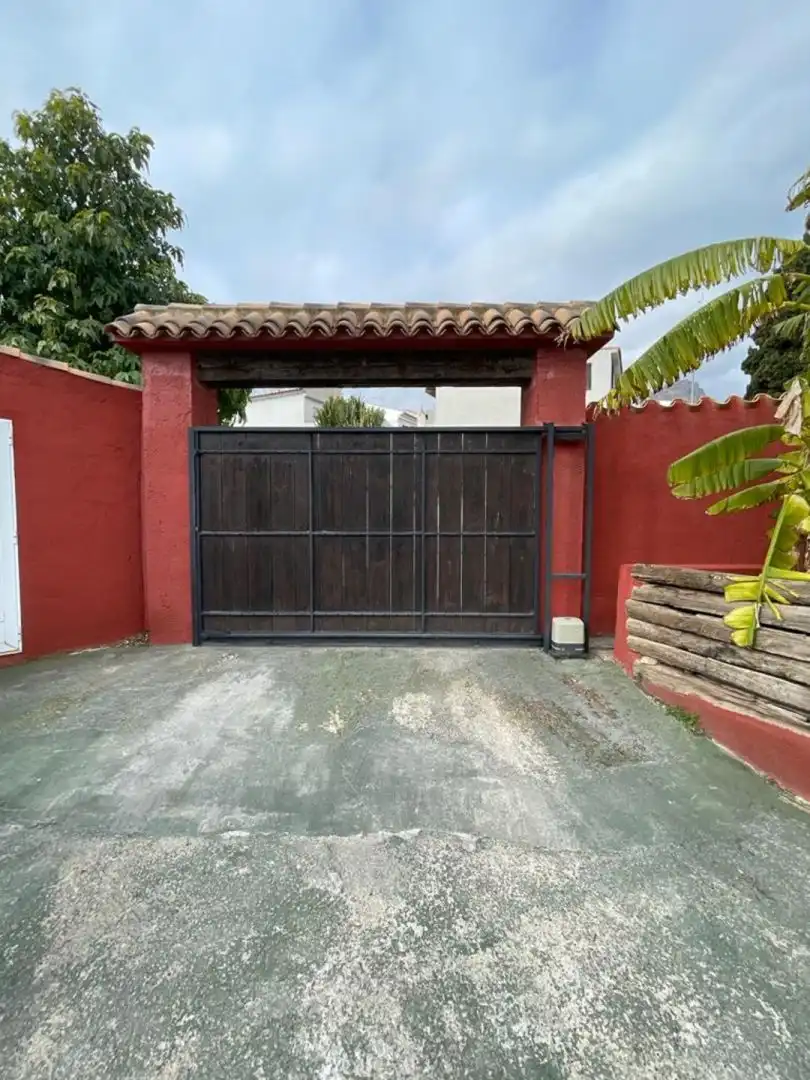 Vista exterior de Apartamento en venta en La Nucia con Terraza y Amueblado