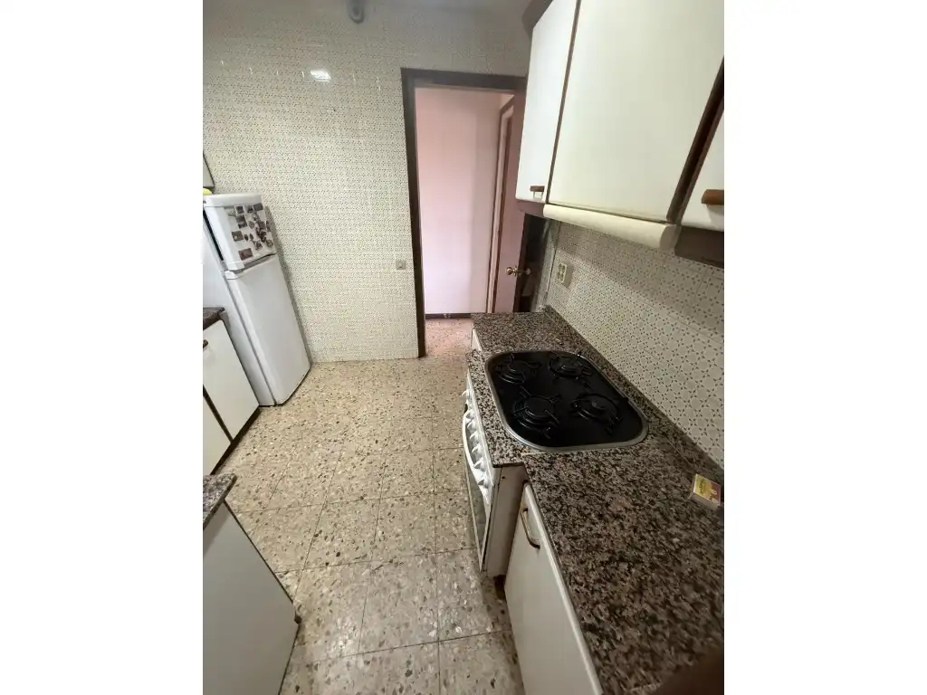 Cocina de Apartamento en venta en L'Hospitalet de Llobregat