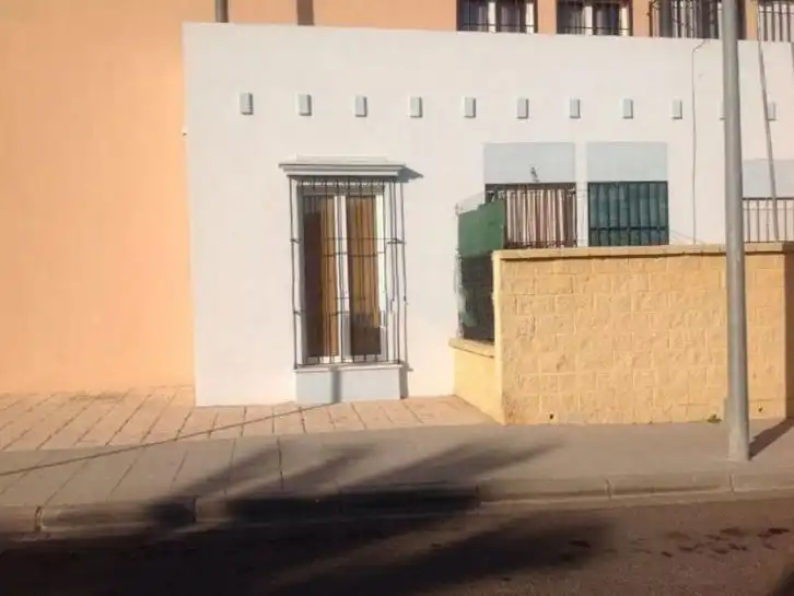 Vista exterior de Piso en venta en Burguillos, Sevilla