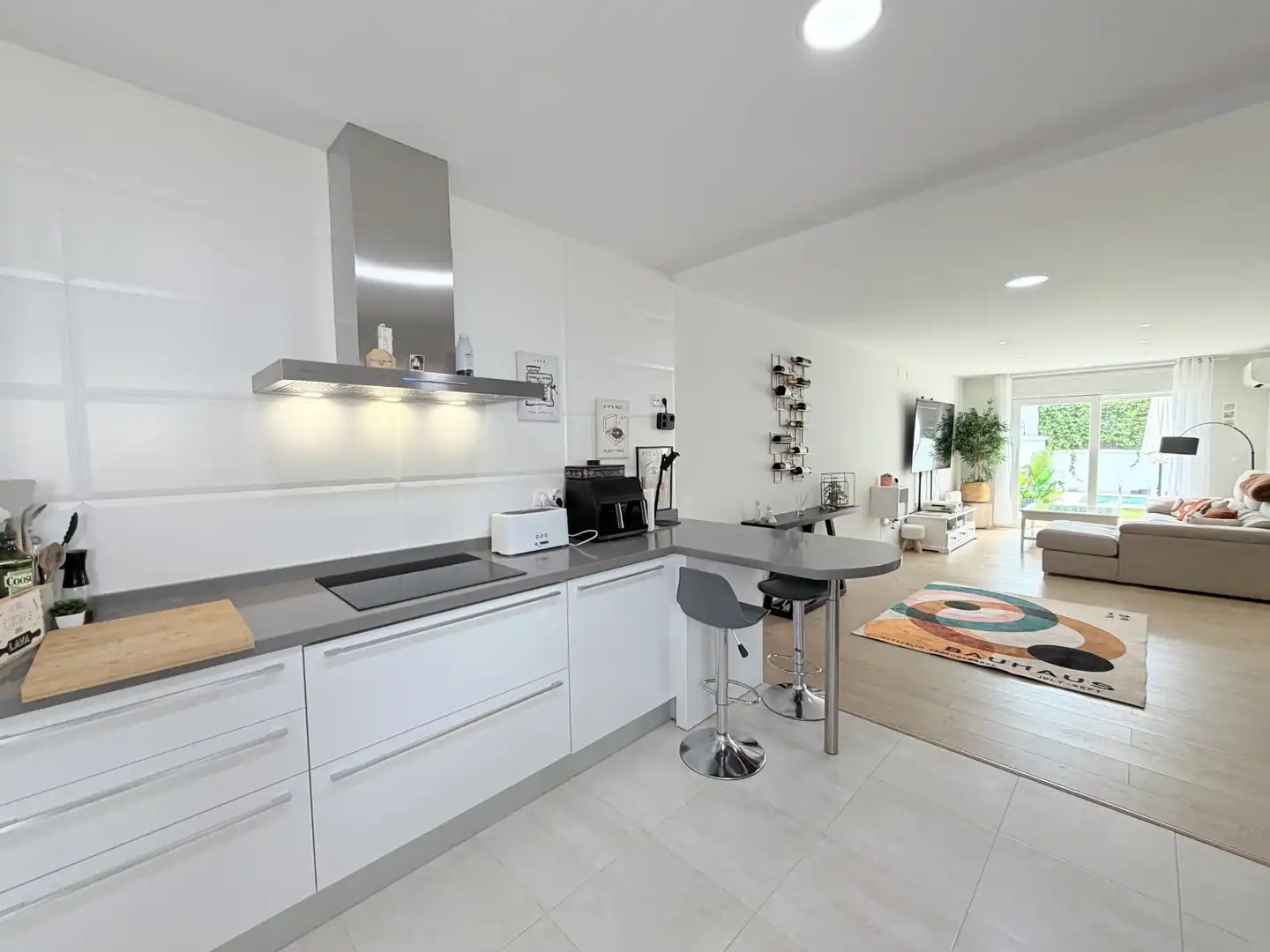Cocina de Casa adosada en venta en Espartinas con Aire acondicionado, Jardín privado y Parquet