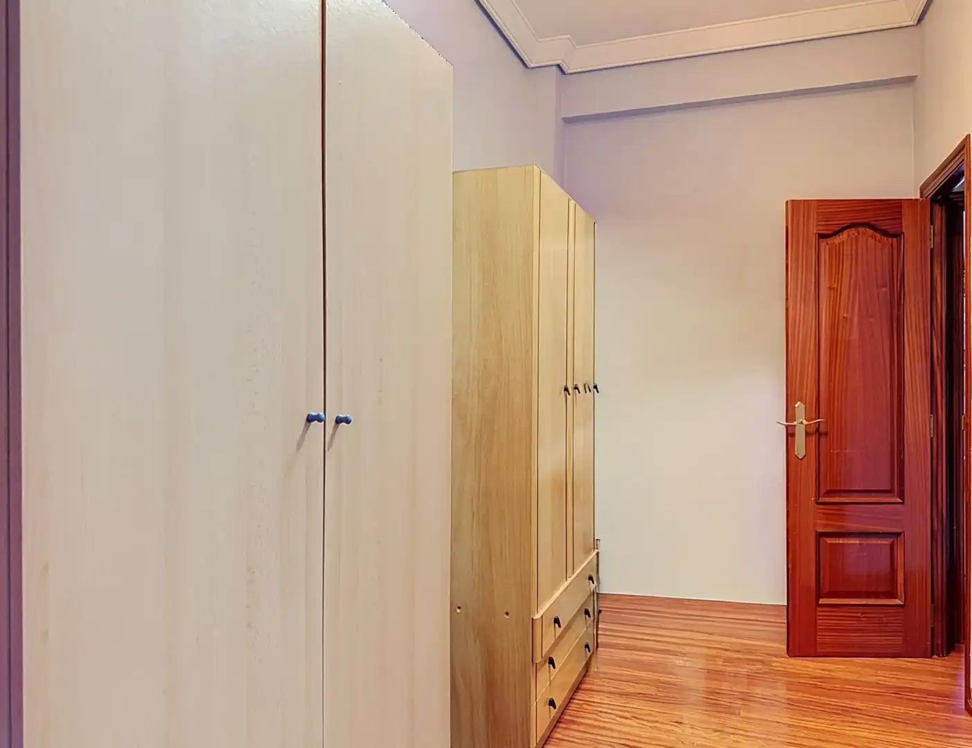 Habitación de Piso en venta en Donostia - San Sebastián  con Calefacción y Balcón