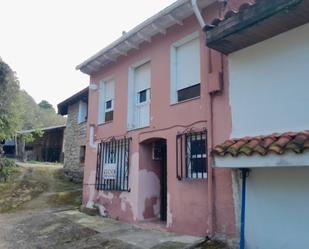 Vista exterior de Casa adosada en venda en Peñamellera Baja