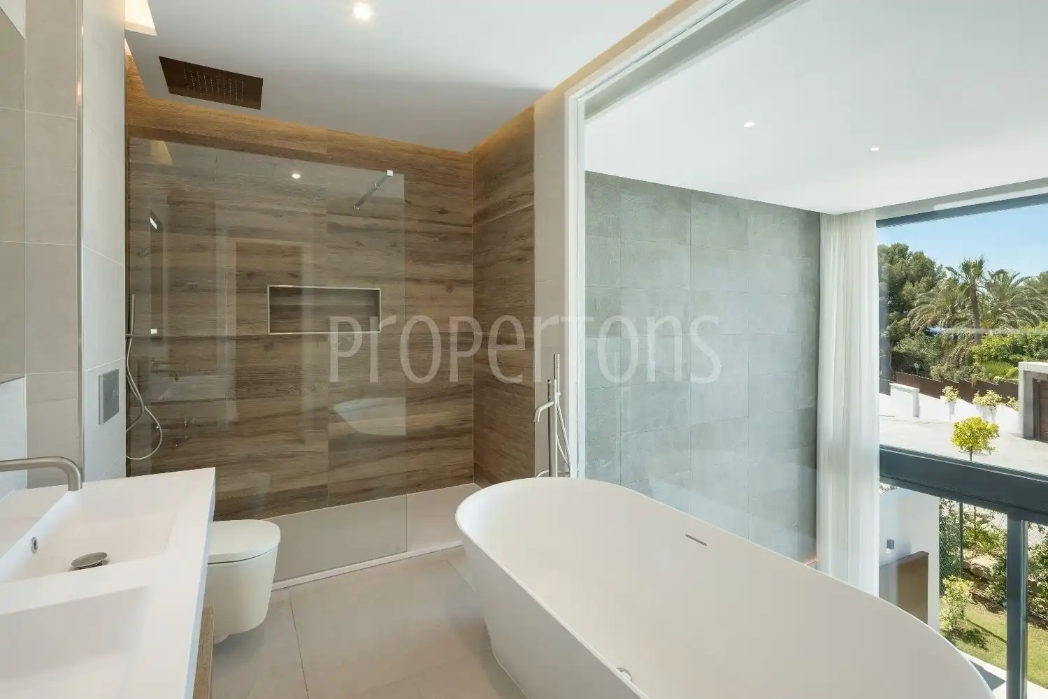 Bathroom of Detached homes for sale in Marbella