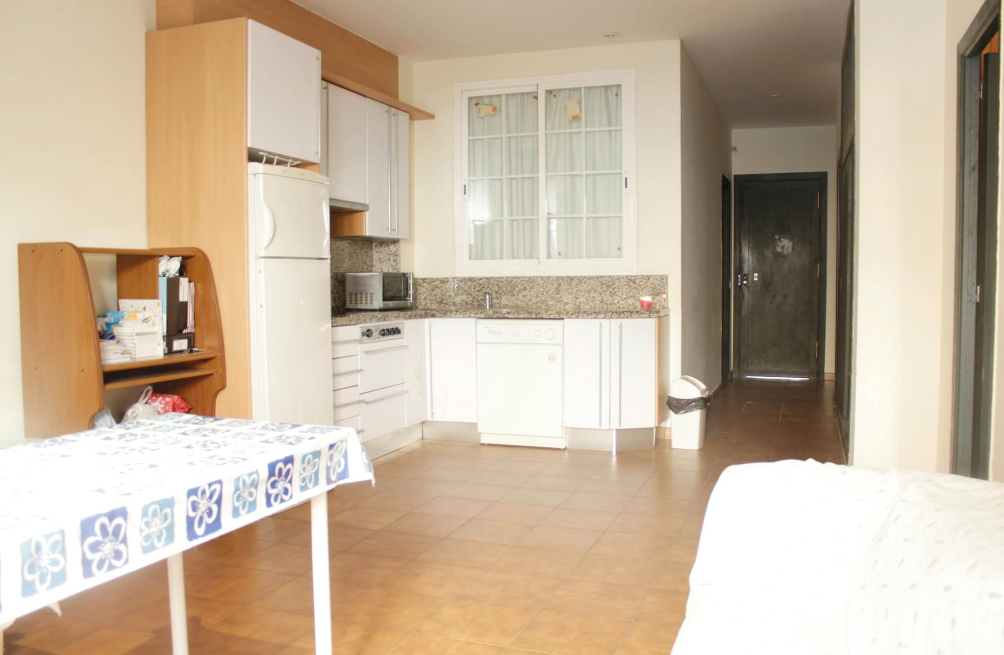 Kitchen of Flat for rent in  Sevilla Capital  with Air Conditioner, Heating and Private garden
