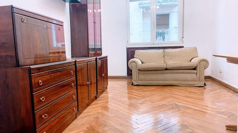 Foto 2 de Piso de alquiler en Fundadores, Fuente del Berro, Madrid Capital