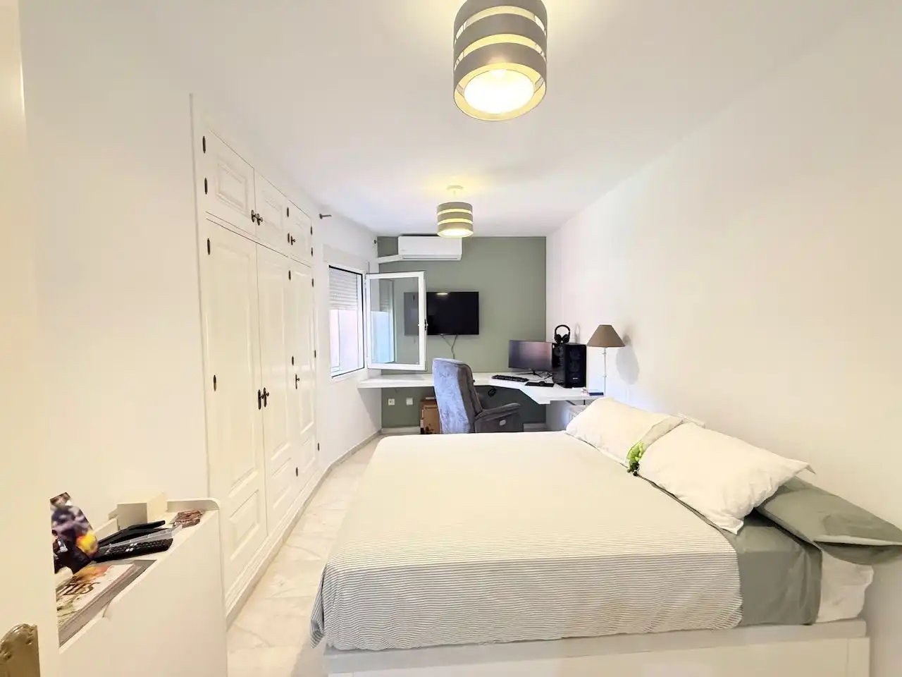 Dormitori de Casa o xalet en venda en Vélez-Málaga amb Aire condicionat, Calefacció i Jardí privat