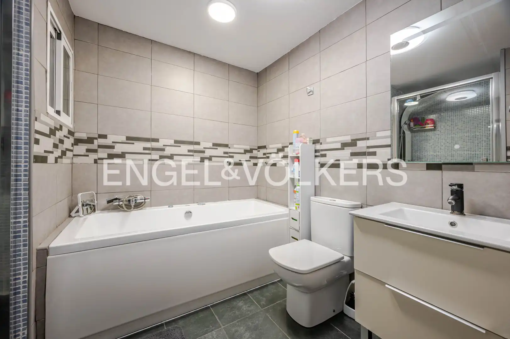 Flat with garden for sale in Zubiaurre Pasealekua, imagen 15