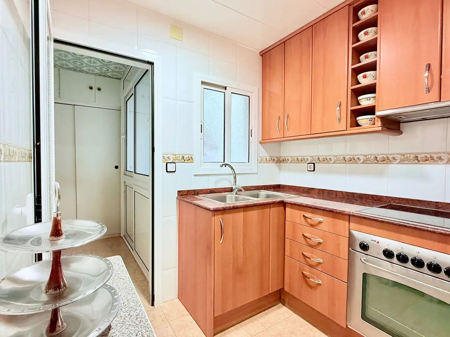 Cocina de Piso en venta en Sant Feliu de Llobregat con Amueblado, Horno y Balcón