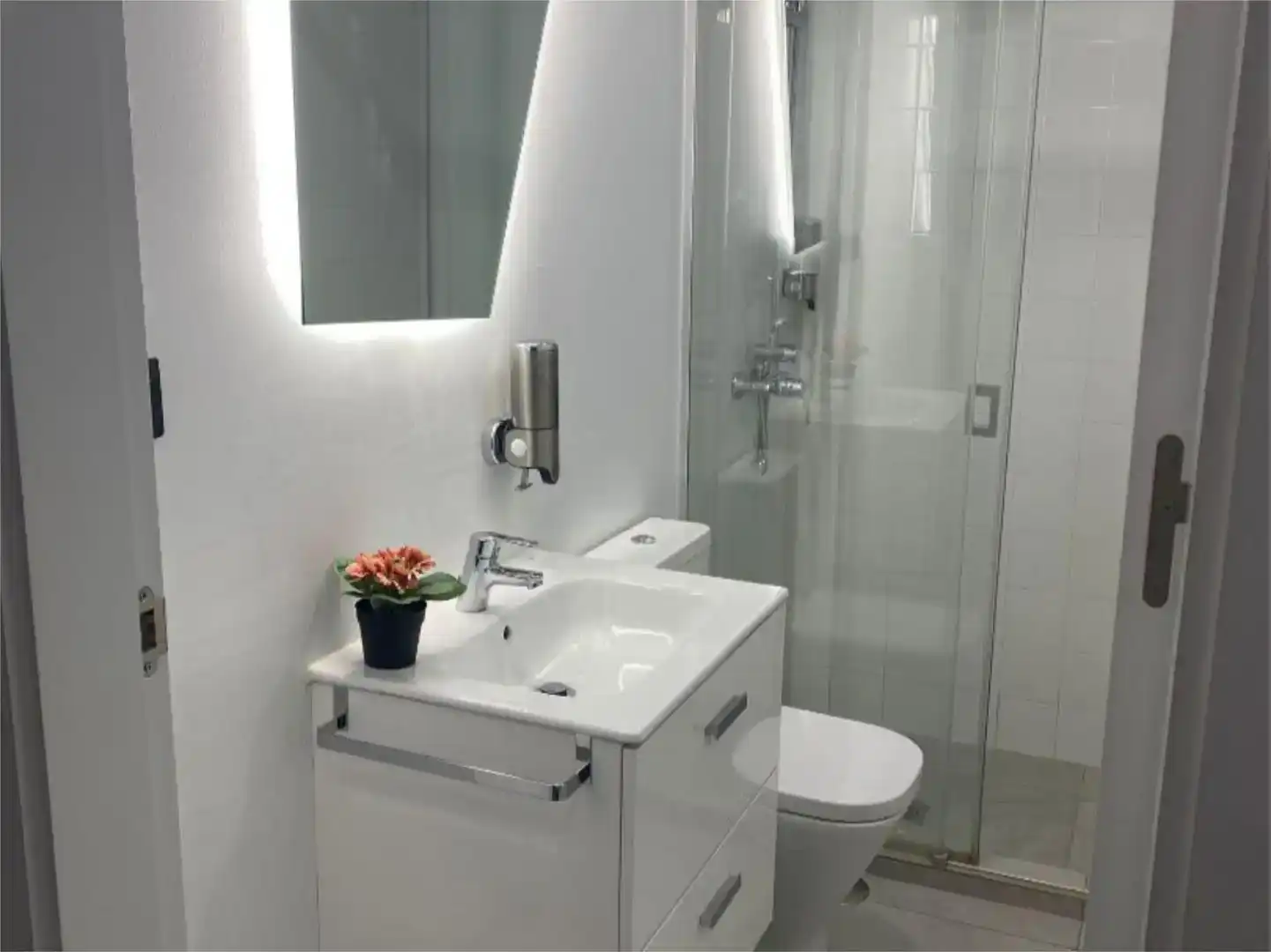 Bathroom of Apartments for sale in Torremolinos  with Air Conditioner and Swimming Pool