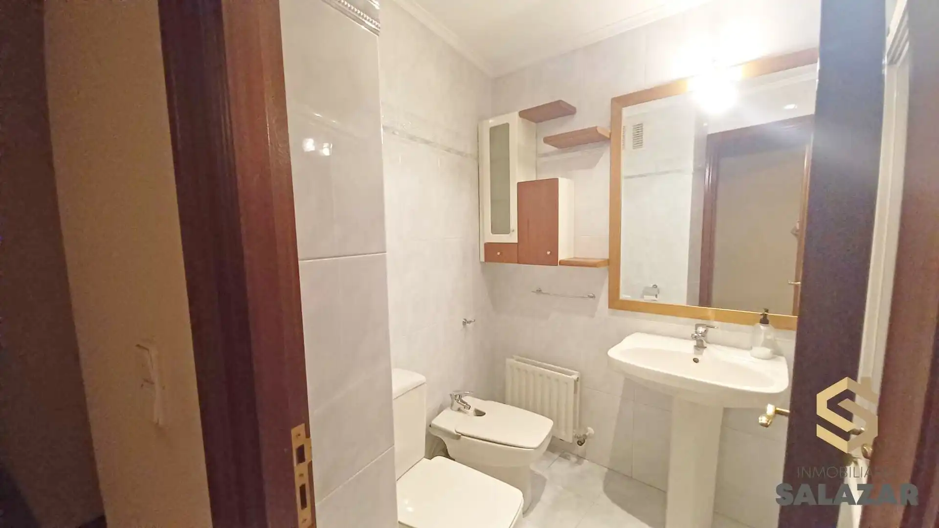 Bathroom of Flat for rent in Bilbao   with Heating