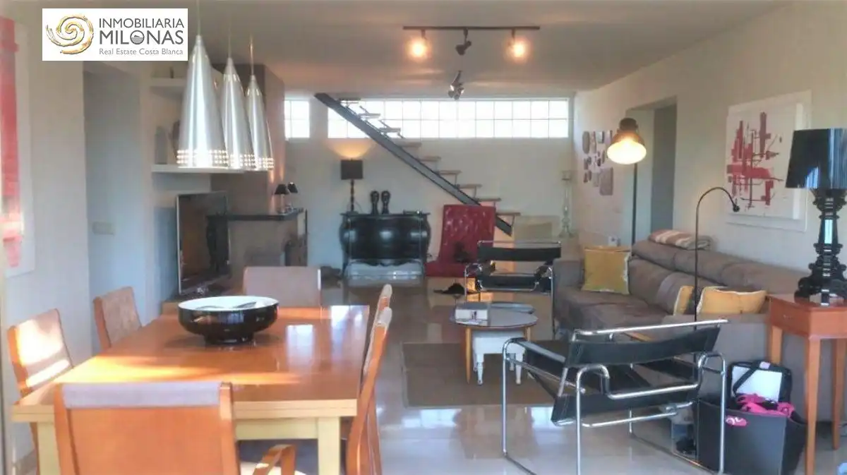 Sala d'estar de Casa o xalet en venda en Benidorm amb Aire condicionat, Calefacció i Jardí privat