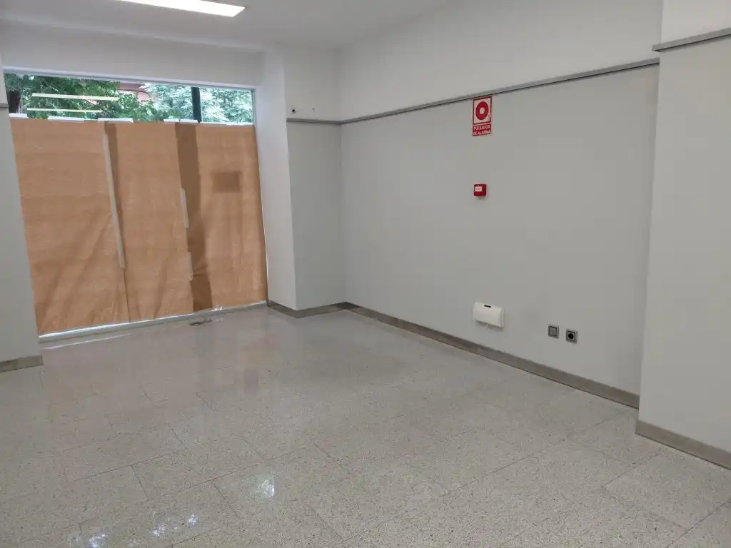 Local comercial en venda a Avenida Carolina Coronado, imagen 5