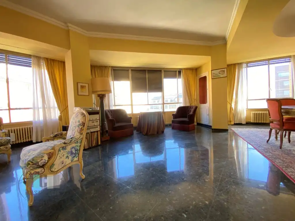Piso en venta en Plaza Huerto Sogueros, Casco Histórico