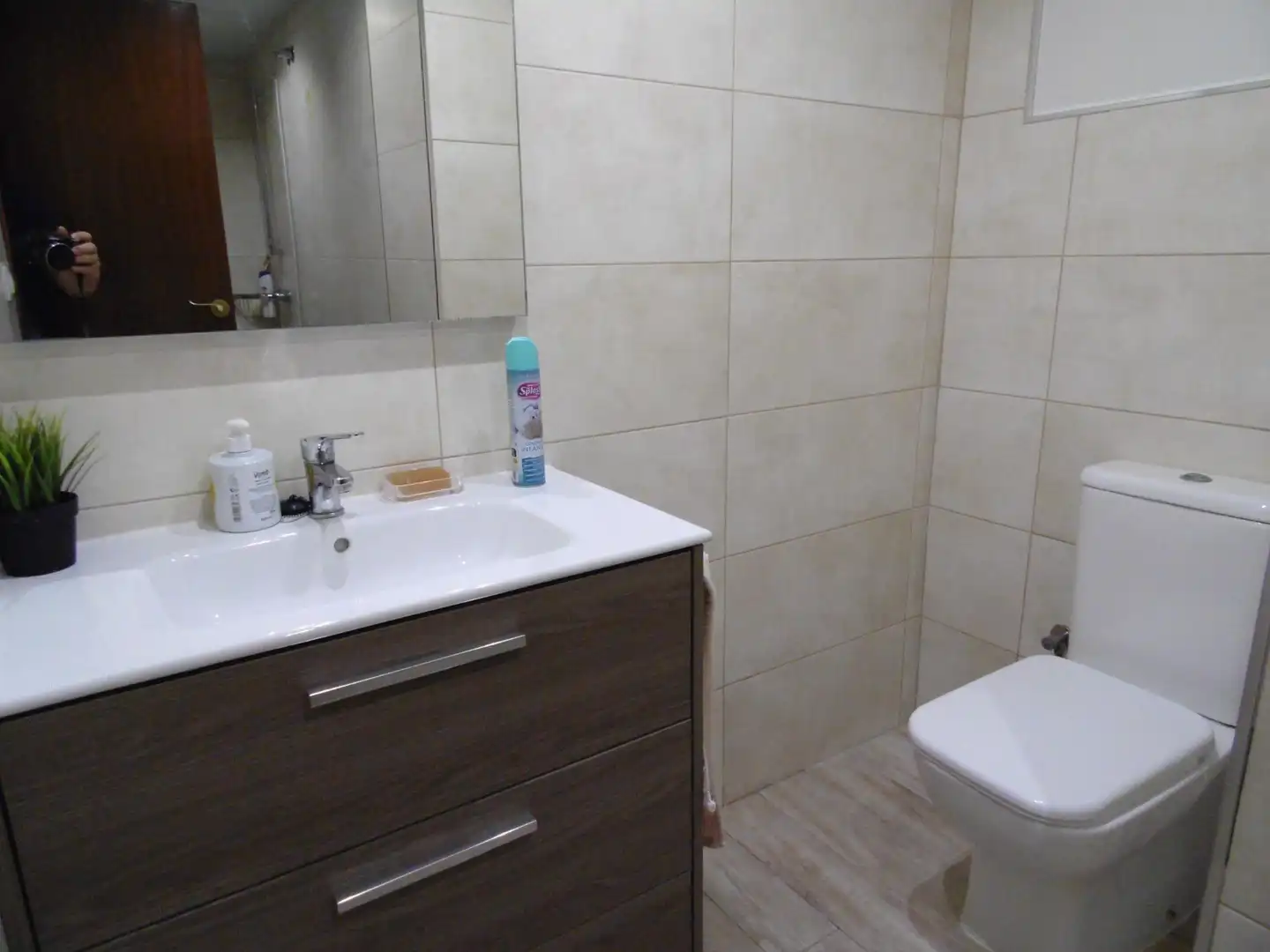 Badezimmer von Wohnung zum Verkauf in Castellón de la Plana / Castelló de la Plana mit Klimaanlage und Möbliert