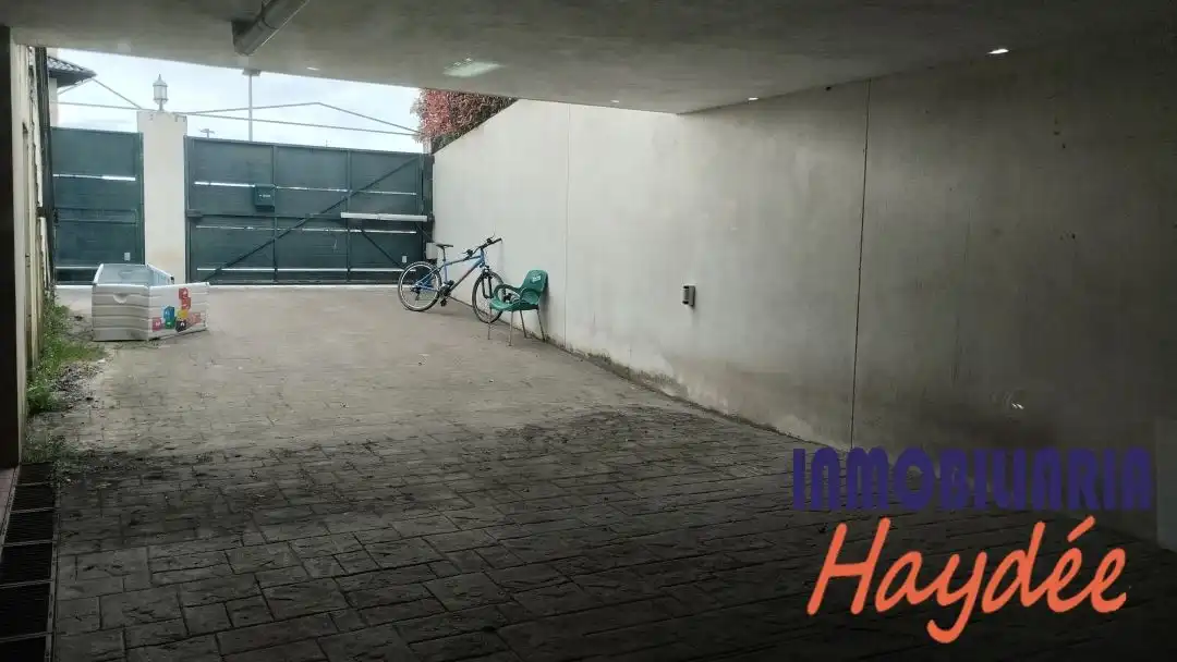 Parking de Casa o chalet en venta en Berango con Calefacción, Terraza y Trastero