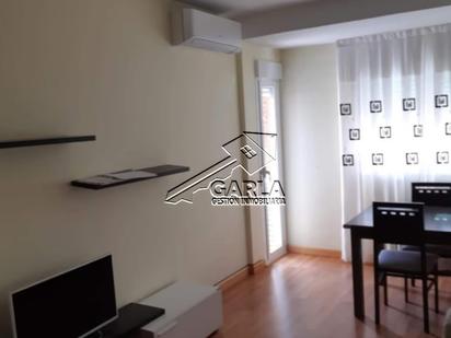 Living room of Flat for sale in Salamanca Capital  with Balcony