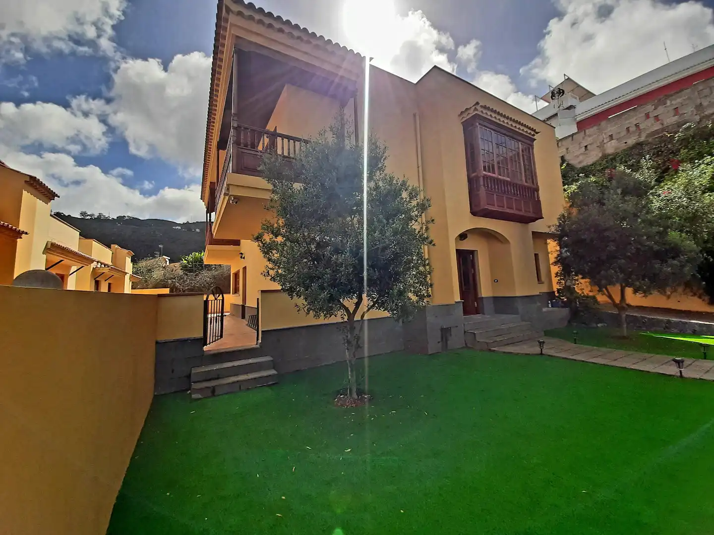 Vista exterior de Casa o chalet en venta en Arucas con Calefacción, Jardín privado y Terraza