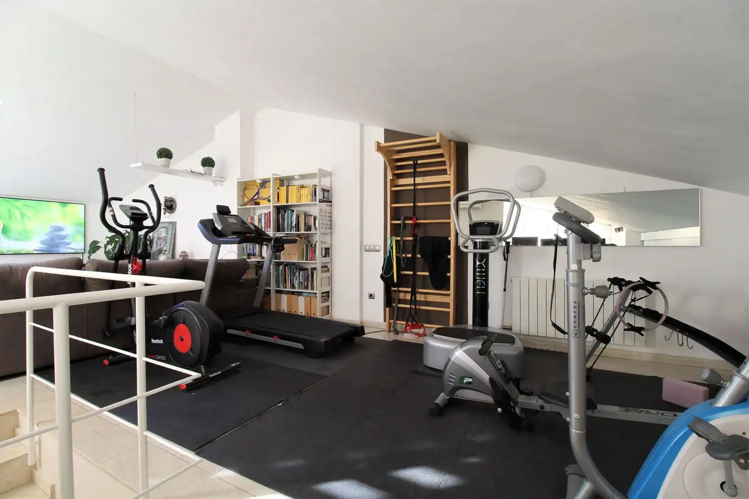 Wohnung zum Verkauf in Girona mit Klimaanlage, Abstellraum und Balkon