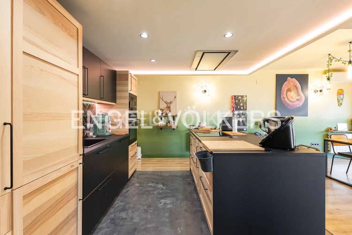 Flat with terrace for sale in Algirós