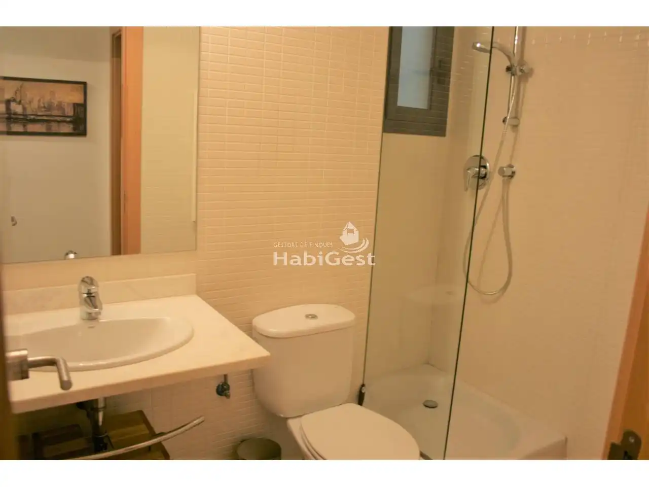 Badezimmer von Wohnung zum Verkauf in Girona mit Heizung, Möbliert und Balkon