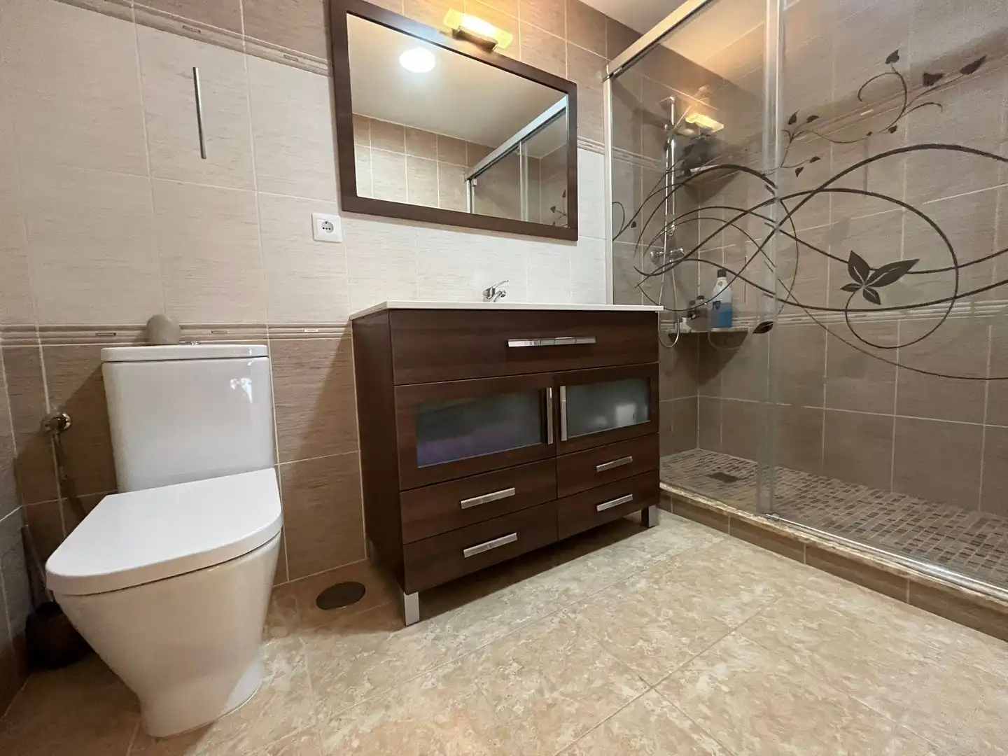 Baño de Piso en venta en Elche / Elx con Aire acondicionado, Calefacción y Terraza