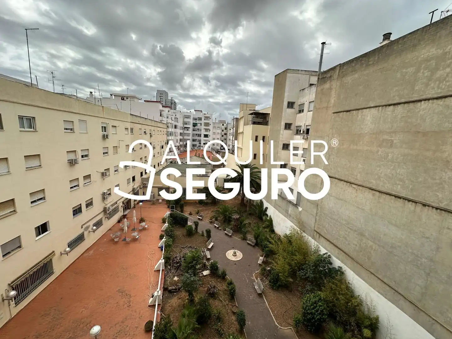 Exterior view of Flat for rent in Torrent  with Air Conditioner, Terrace and Furnished