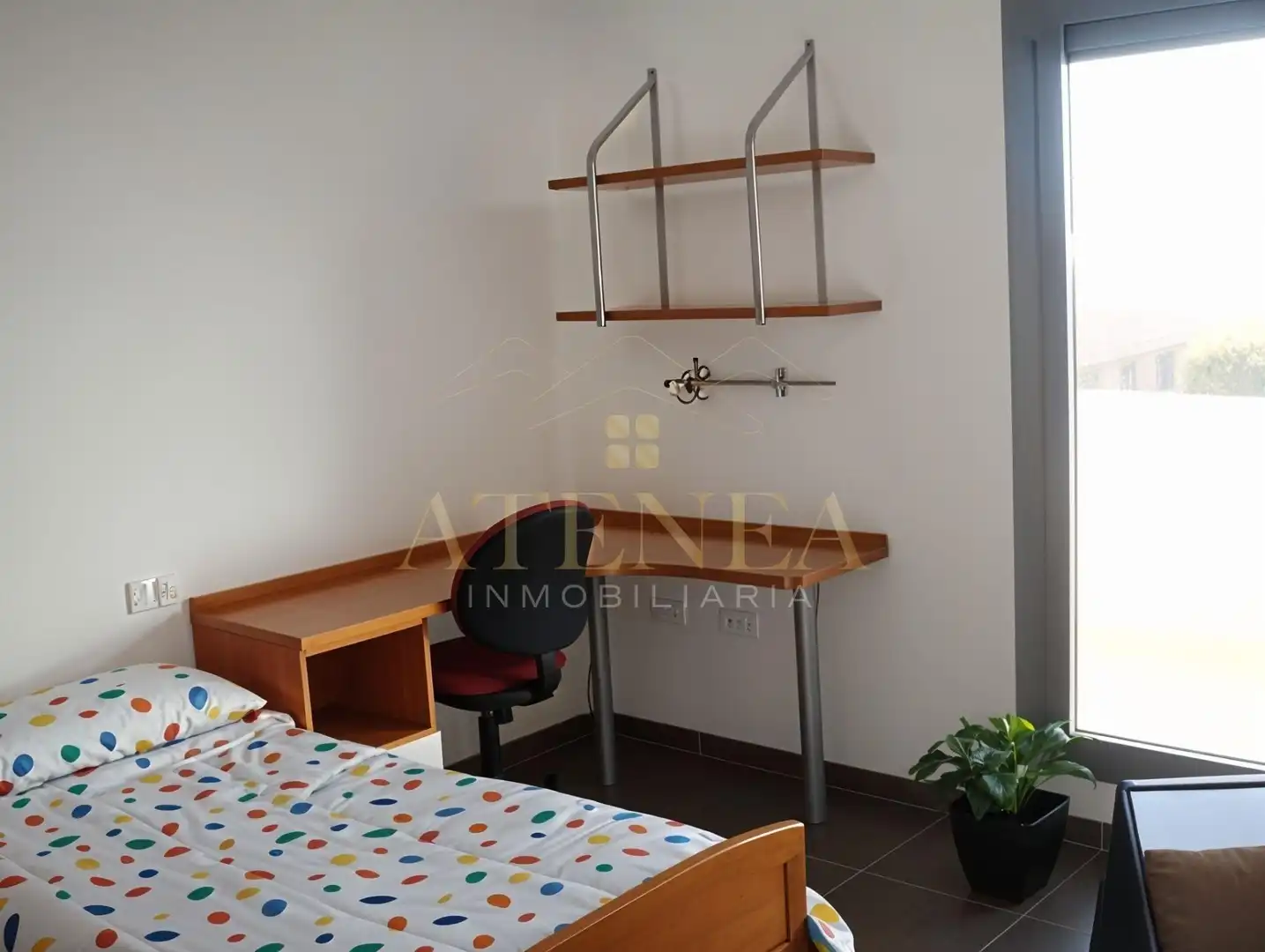 Dormitori de Casa adosada en venda en Chinchilla de Monte-Aragón amb Calefacció, Jardí privat i Traster