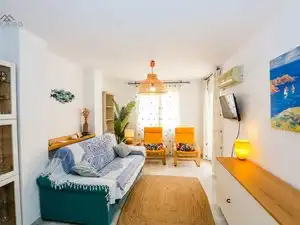 Wohnzimmer von Erdgeschoss zur Miete in Almuñécar mit Klimaanlage, Terrasse und Möbliert
