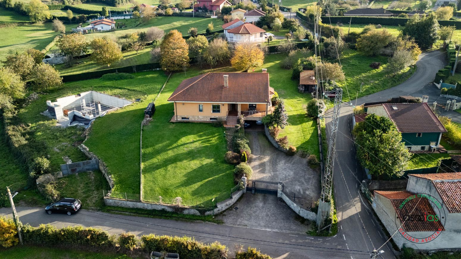 Vista exterior de Casa o xalet en venda en Gijón  amb Calefacció, Parquet i Terrassa