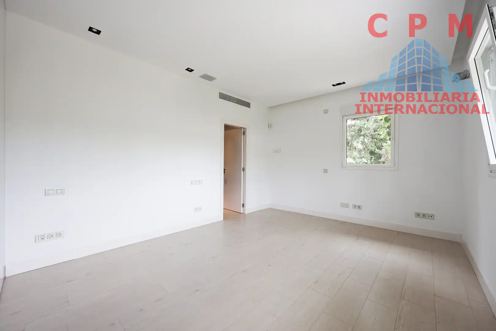 Sala d'estar de Casa o xalet de lloguer en Madrid amb Aire condicionat, Calefacció i Jardí privat