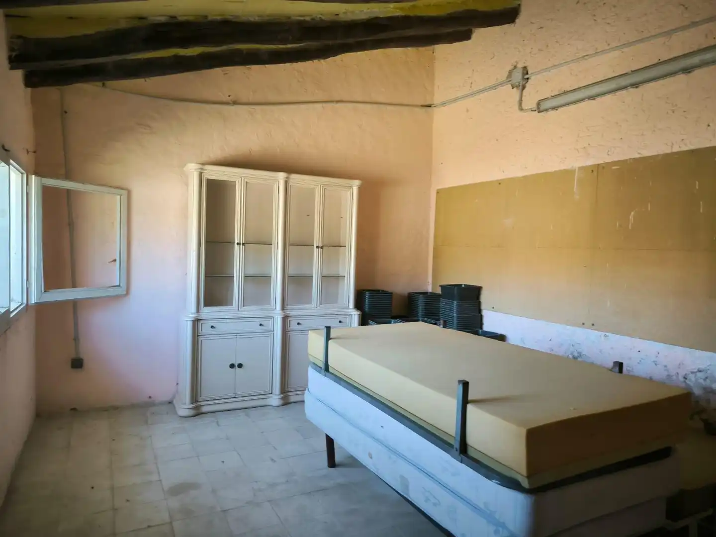 Dormitori de Finca rústica en venda en El Vendrell amb Aire condicionat, Jardí privat i Terrassa