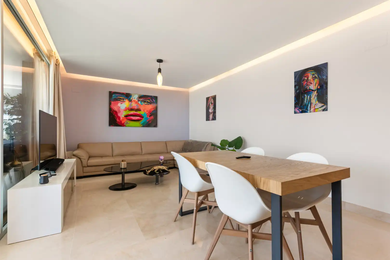 Sala de estar de Apartamento en venta en Benahavís con Aire acondicionado, Terraza y Piscina