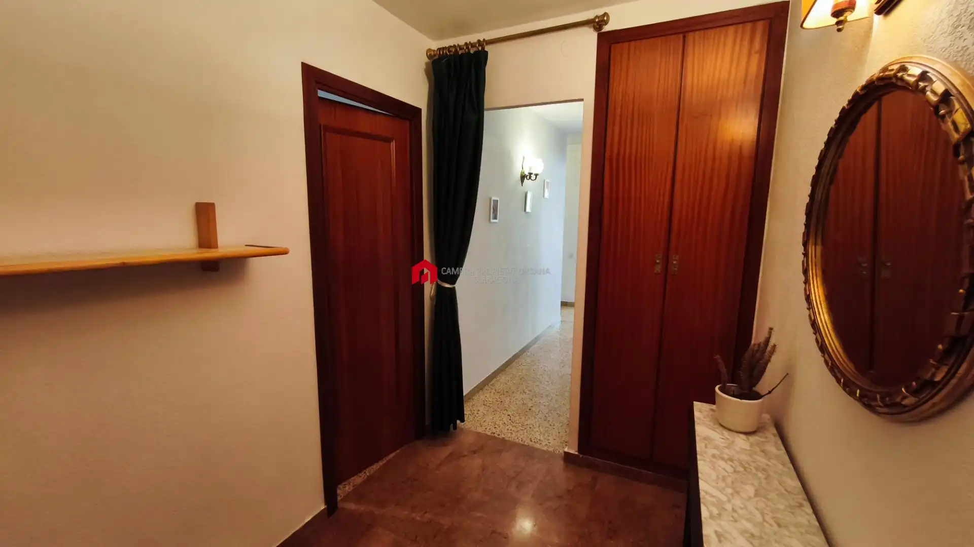 Wohnung zum Verkauf in Tortosa mit Privatgarten, Terrasse und Möbliert