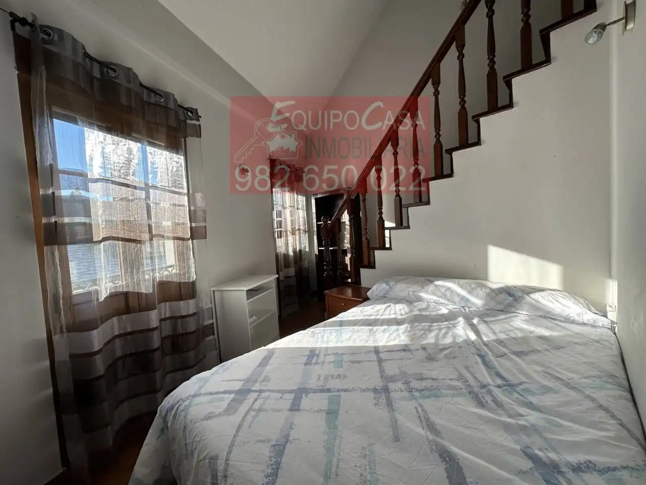 Habitación de Casa adosada en venta en Lugo con Calefacción, Parquet y Amueblado
