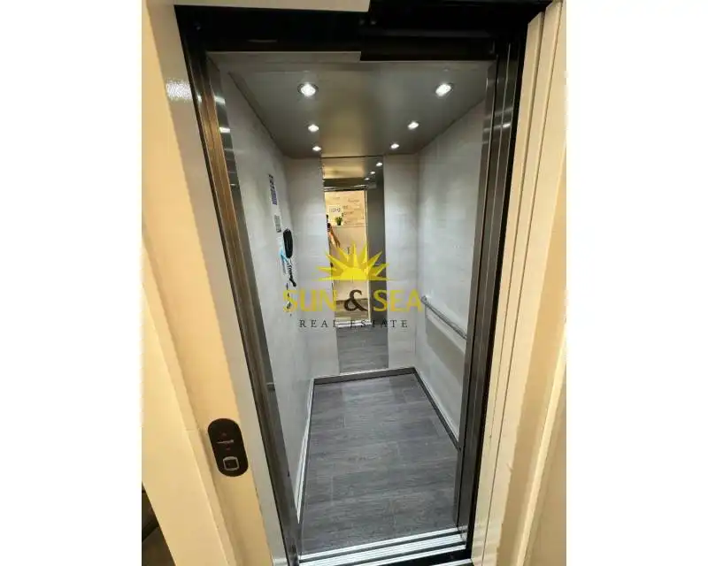 Edificio en venta en Santa Pola