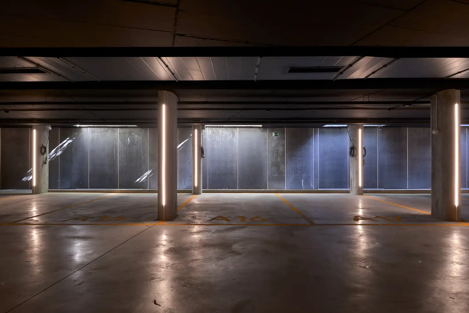 Parking de Ático de alquiler en Madrid con Aire acondicionado, Terraza y Trastero
